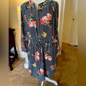 Very Pretty floral over checkers dress by Signature Studio. Size XL